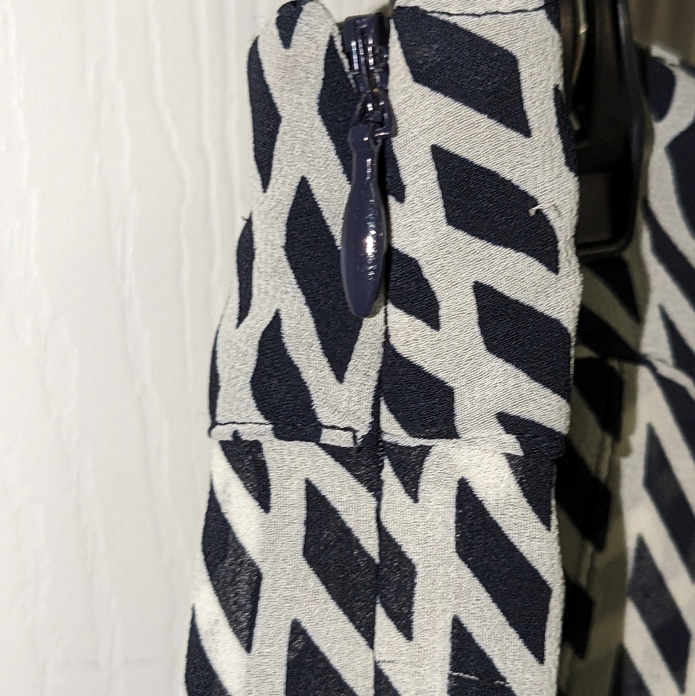 Talbots 4P Petite pleated skirt fully lined Navy & white Sheer Polyester - Picture 3 of 12